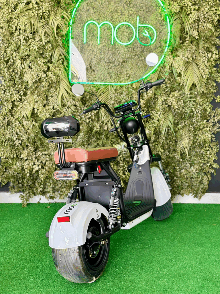 MOB X11 3000W branca parte traseira