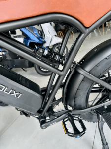 Bicicleta-elétrica-OUXI-H9-1000W-SUSPENSÃO