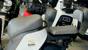 Scooter-eletrica-SUDU-A2-S-banco